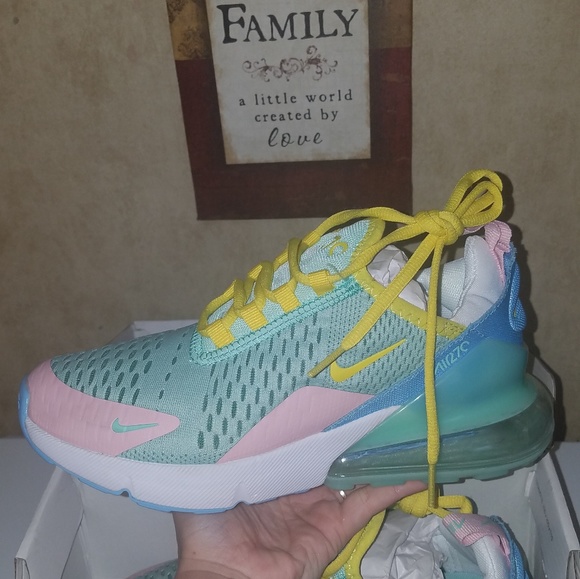 Shoes - Picture 2 of 4